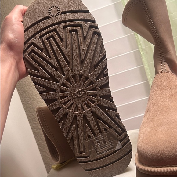 Womens UGG Classic Dipper Platform Ankle Winter/Snow Boots in Chestnut Size US 9 - Picture 3 of 4